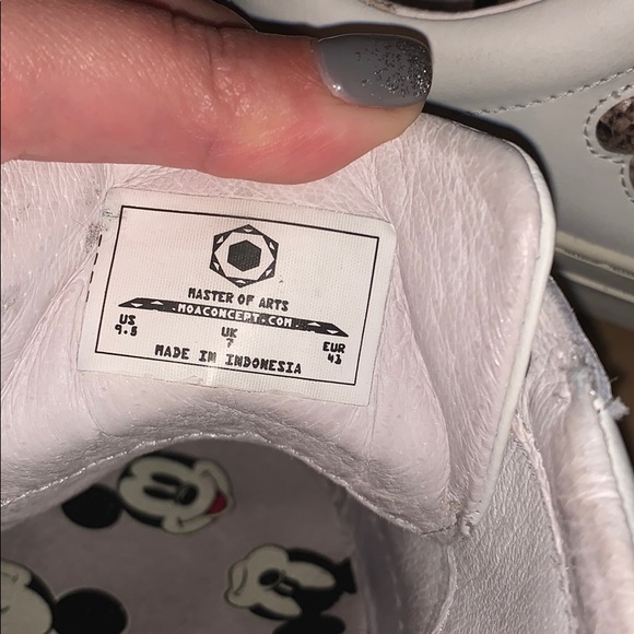 Mickey sneakers 👟 🐭 MOVING OUT SALE🚨🚨 - Picture 7 of 8
